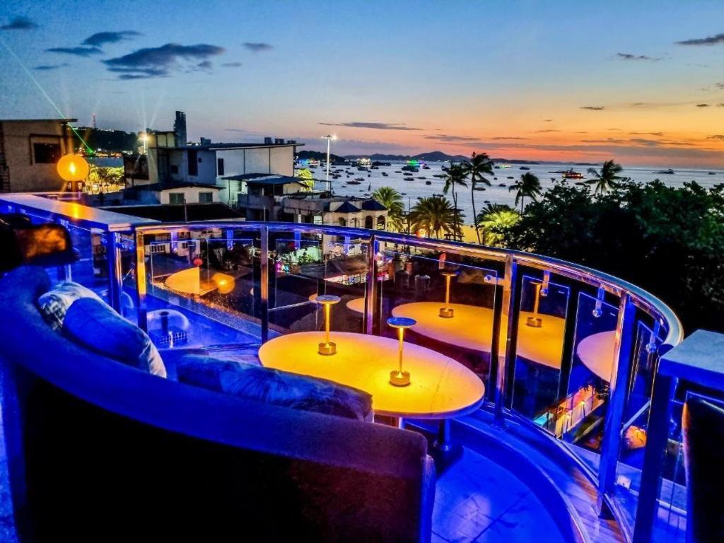 The Globe Hotel, Bar & Restaurant Pattaya Exterior foto