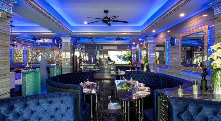 The Globe Hotel, Bar & Restaurant Pattaya Exterior foto